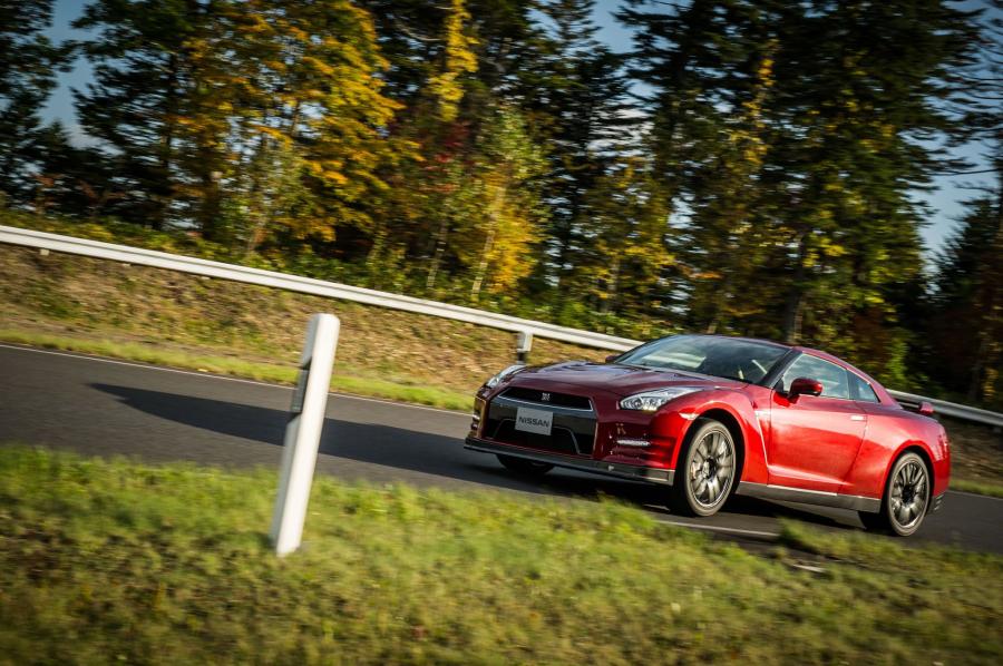  Nissan GT-R by JDM 2015 года  (фото 5 из 16)